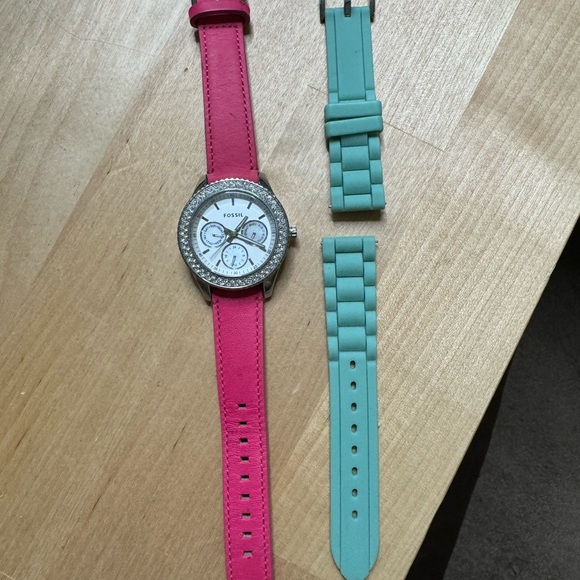 Women’s Boyfriend Fossil Watch with changeable straps - Picture 3 of 3